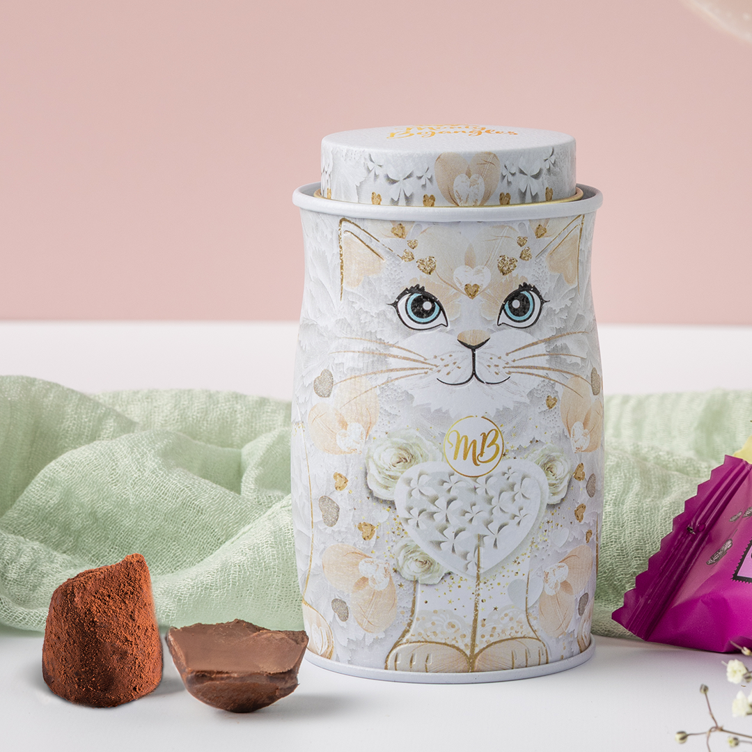 Monty Bojangles White Rose Kit-Tin